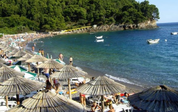 Turizmi kerkese per qeverine: Dy mundesi per shpetimin e sektorit nga falimentimi